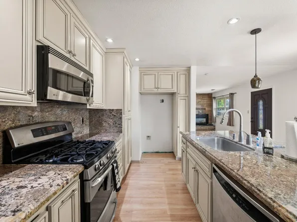 1217 Greenhills Rd, Sacramento, CA 95864