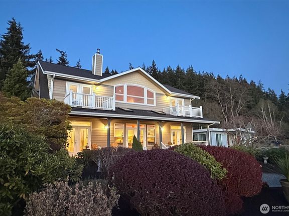 3rd image of 3450 Crystal Springs Drive NE