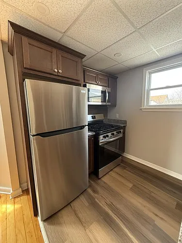 225 Davis St Photo 1