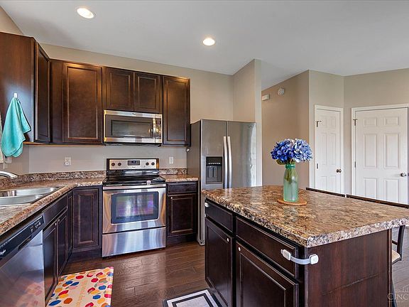 3rd image of 5461 Windsor Ct
