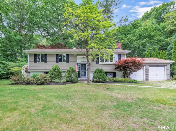 279 Pastors Walk, Monroe, CT 06468