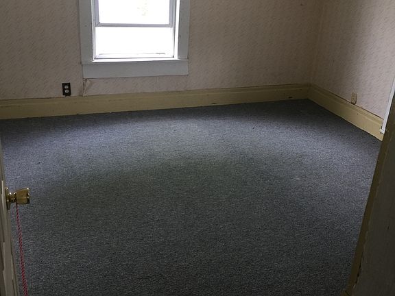 5th image of 909 Jay St