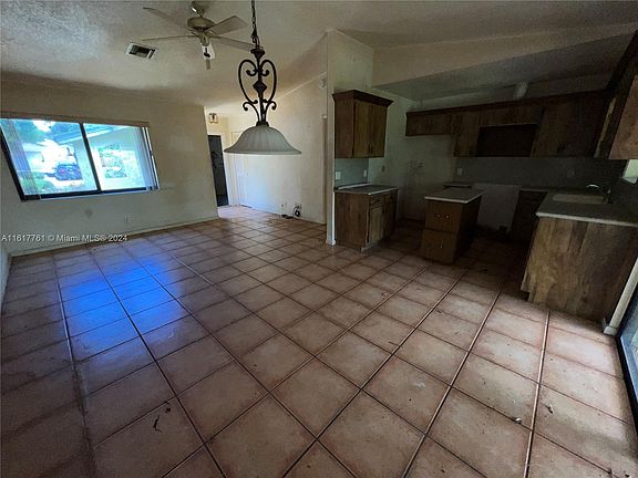 4th image of 5148 Woodland Dr