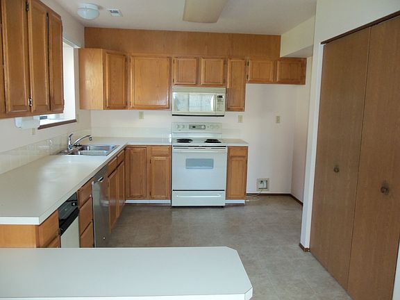 4th image of 1352 Eastmont Ave Unit 10