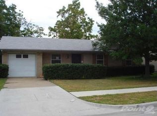 421 Sweetbriar Dr, Lewisville, TX 75067