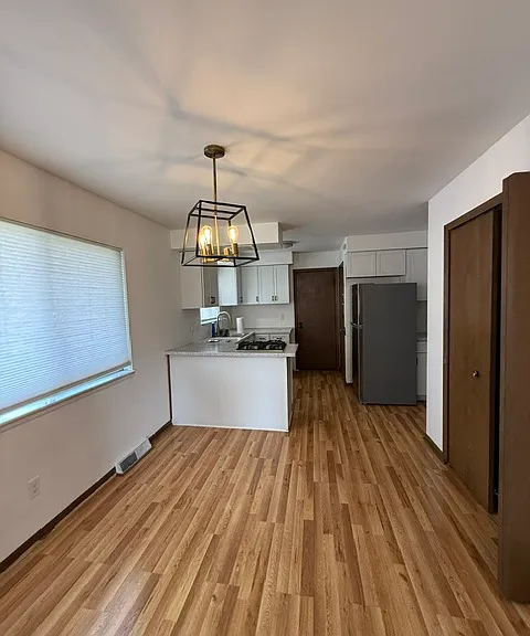 8609 Potomac Ave — Photo 16