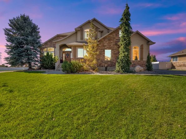 686 Wellington Dr, Kaysville, UT 84037