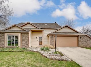 8529 Hawk Spring Hl, Fort Wayne, IN 46825