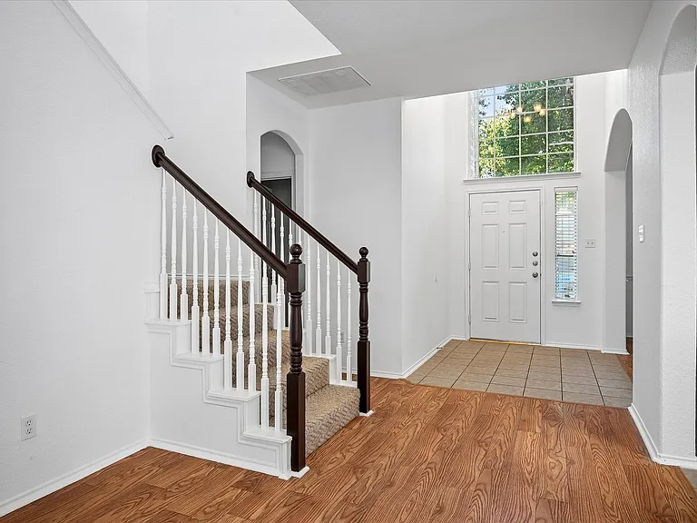 4401 Caledonia Creek Ln — Photo 2