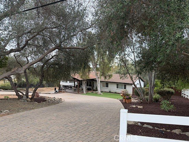 1st image of 210 Rancho Camino