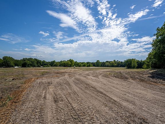 4th image of 1065 Bluff Springs Rd