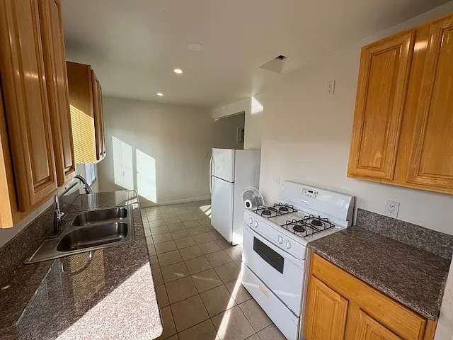 119 E Chestnut St — Photo 10