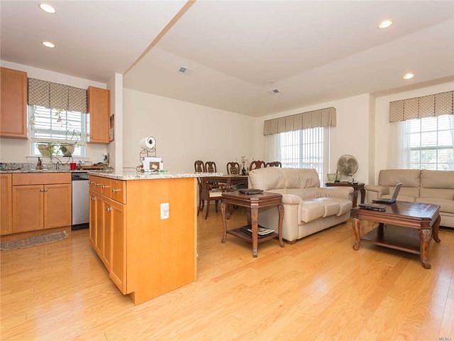 1st image of 121-10 Powells Cove Blvd