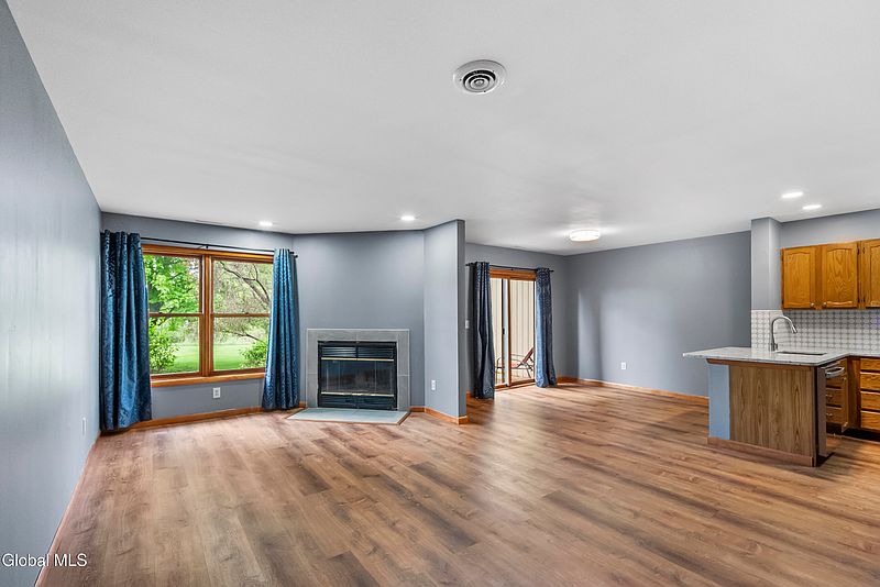 4th image of 67 Harvard Road