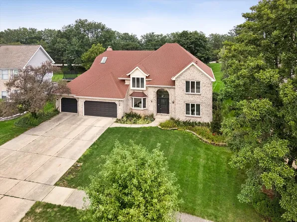 4012 Broadmoor Cir, Naperville, IL 60564