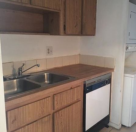 5th image of 9904 Twin Lakes Dr