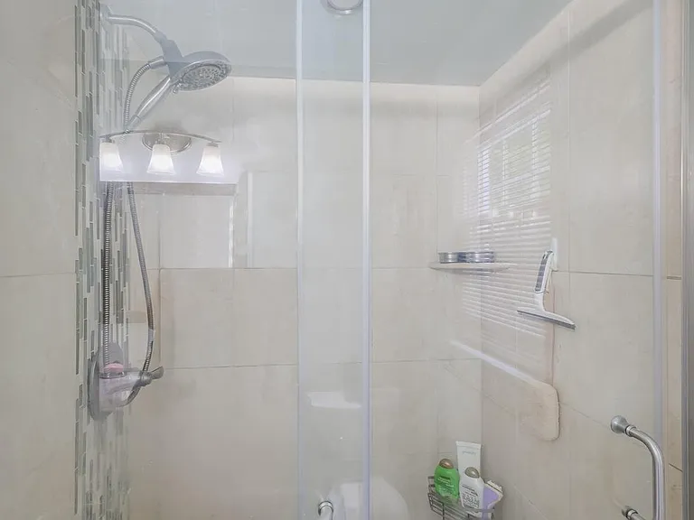 646 Green Briar Rd — Photo 17