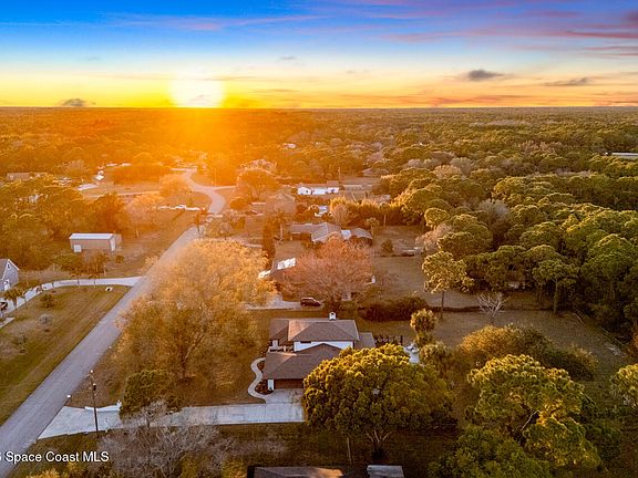 5th image of 2780 Pomello Rd