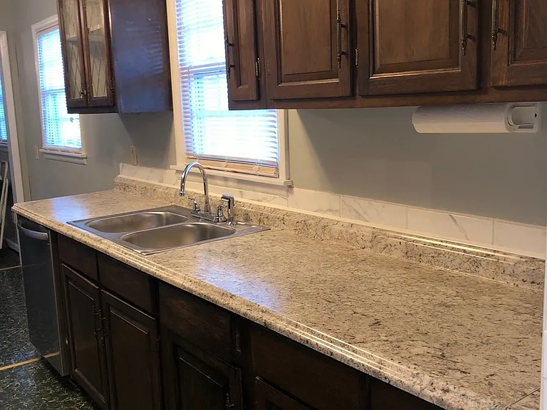 98 Montclair Cir — Photo 4