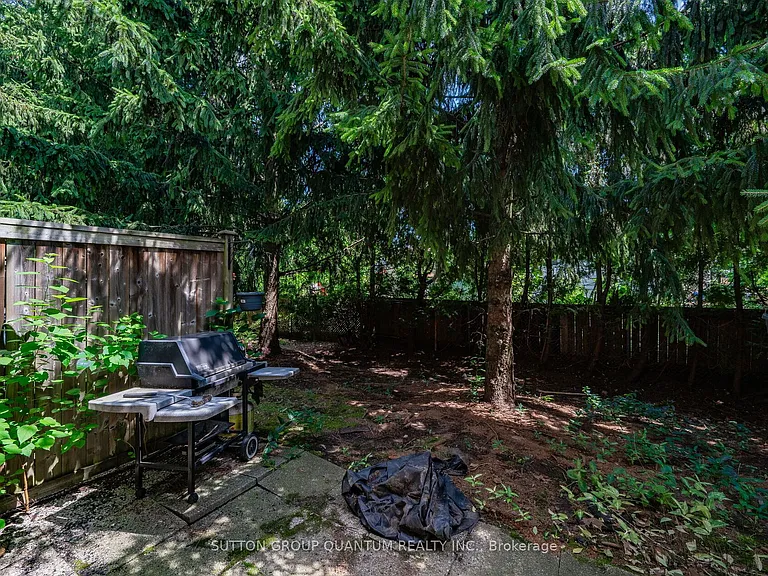 4304 Ingram Cmn — Photo 23