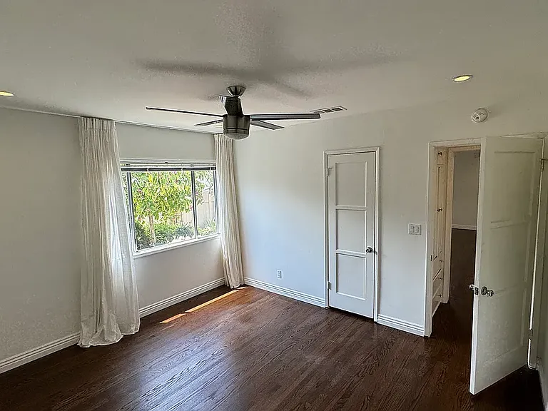 650 Park Ave #650 — Photo 14
