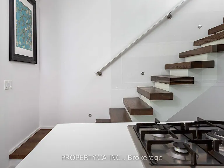 238 Manning Ave — Photo 9
