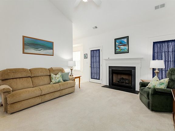 5th image of 334 N Sweetwater Hills Dr