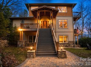 425 Flat Top Mountain Rd, Fairview, NC 28730