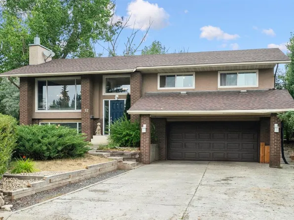 12 SW Glenwood Ct, Cochrane, AB T4C 1H4