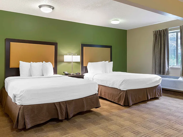 Deluxe Studio - 2 Full Beds