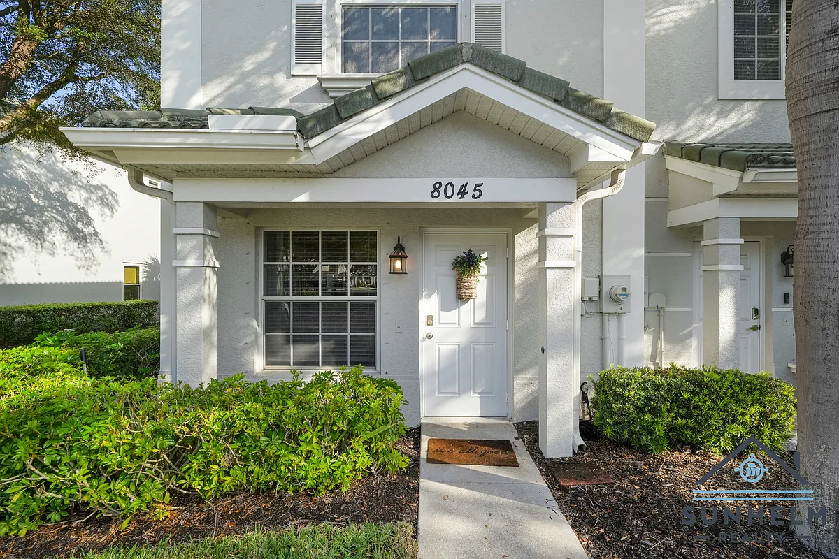 Building Photo - 8045 Pacific Beach Dr