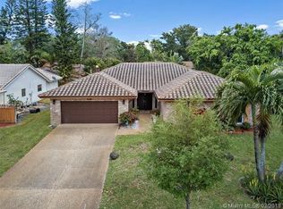 3827 NW 72nd Dr, Coral Springs, FL 33065