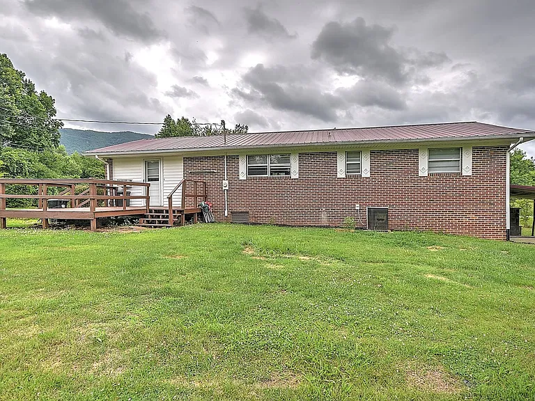 945 Bishop Loop — Photo 23