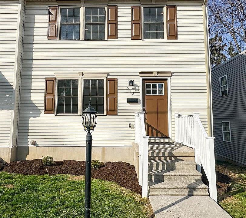 1st image of 552 Locust St