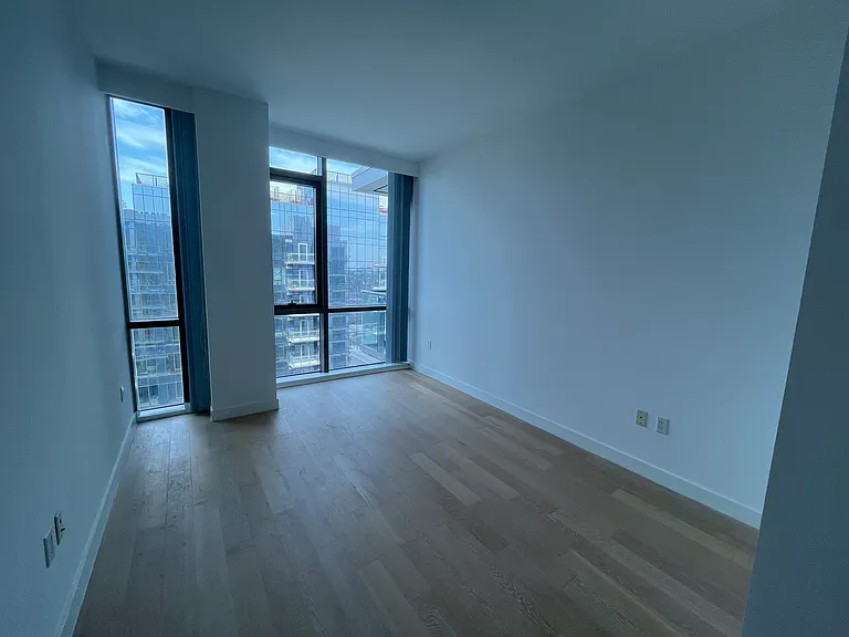 33-66 Farrington St #14 — Photo 9