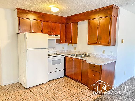 5th image of 707 Patton Cir APT 9