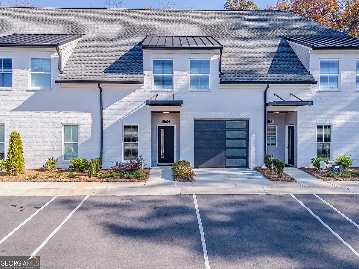 Building Photo - 93 Chateau Dr