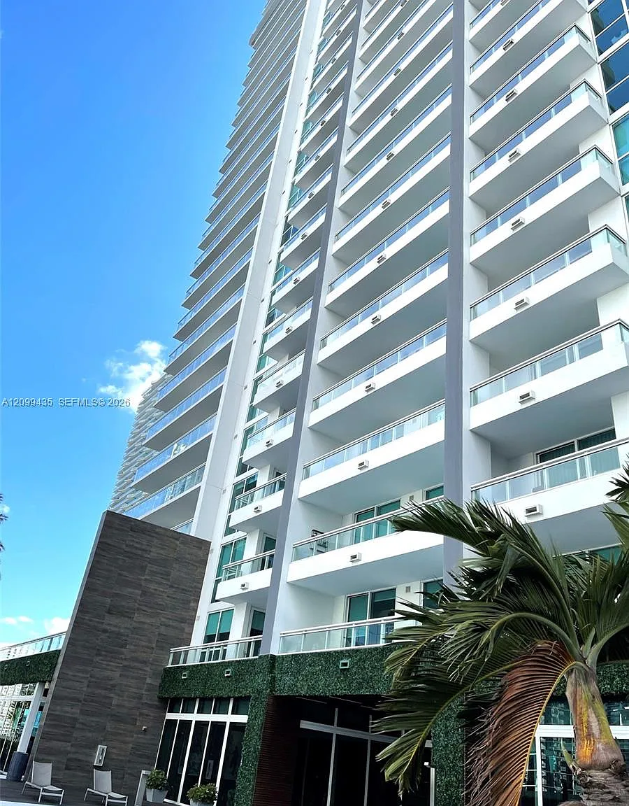 The Bondo (1080 Brickell) — Photo 1