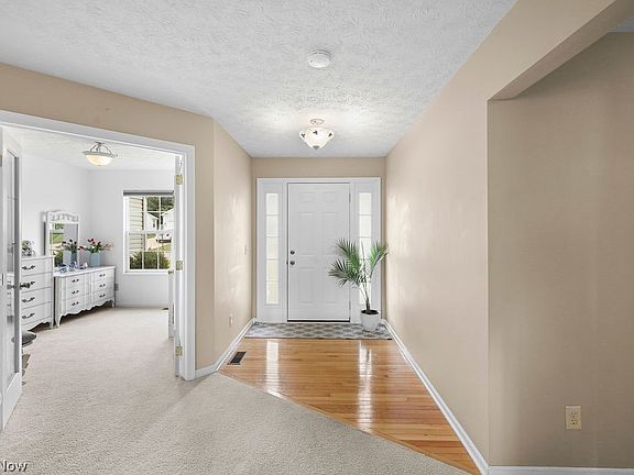 3rd image of 6514 Candlestick Ave NE