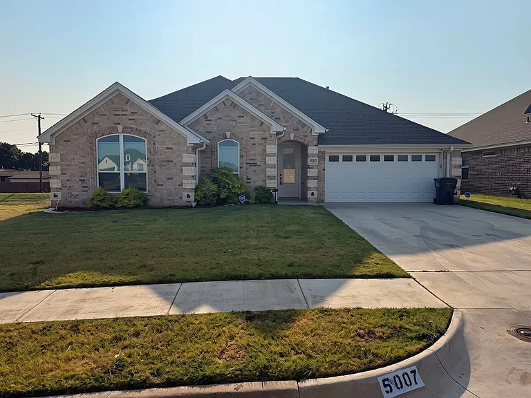 5007 Cy Young Dr — Photo 1