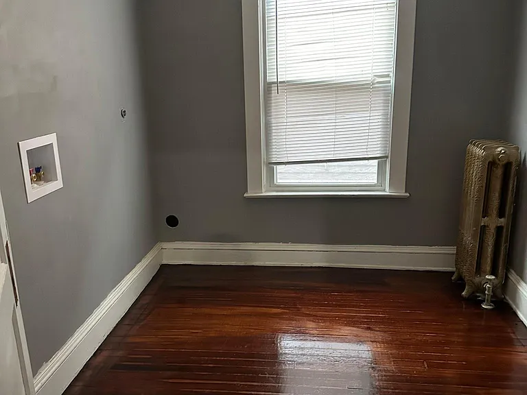 37 Minnesota Ave #1 — Photo 2