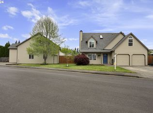 2193 Riviera Ct, Hubbard, OR 97032