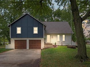 20089 S Countryview Ter, Spring Hill, KS 66083