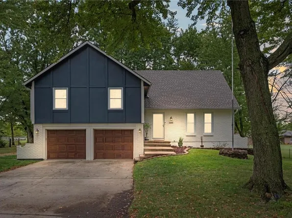 20089 S Countryview Ter, Spring Hill, KS 66083