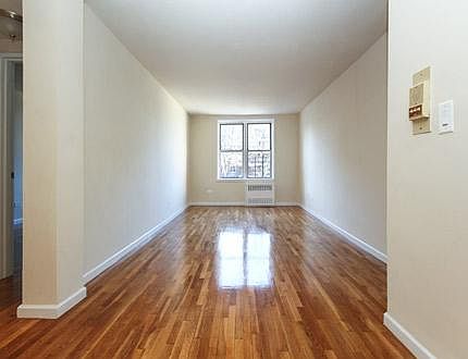 3rd image of 3425 Parsons Blvd #1