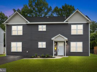 12 Goldenridge Dr, Levittown, PA