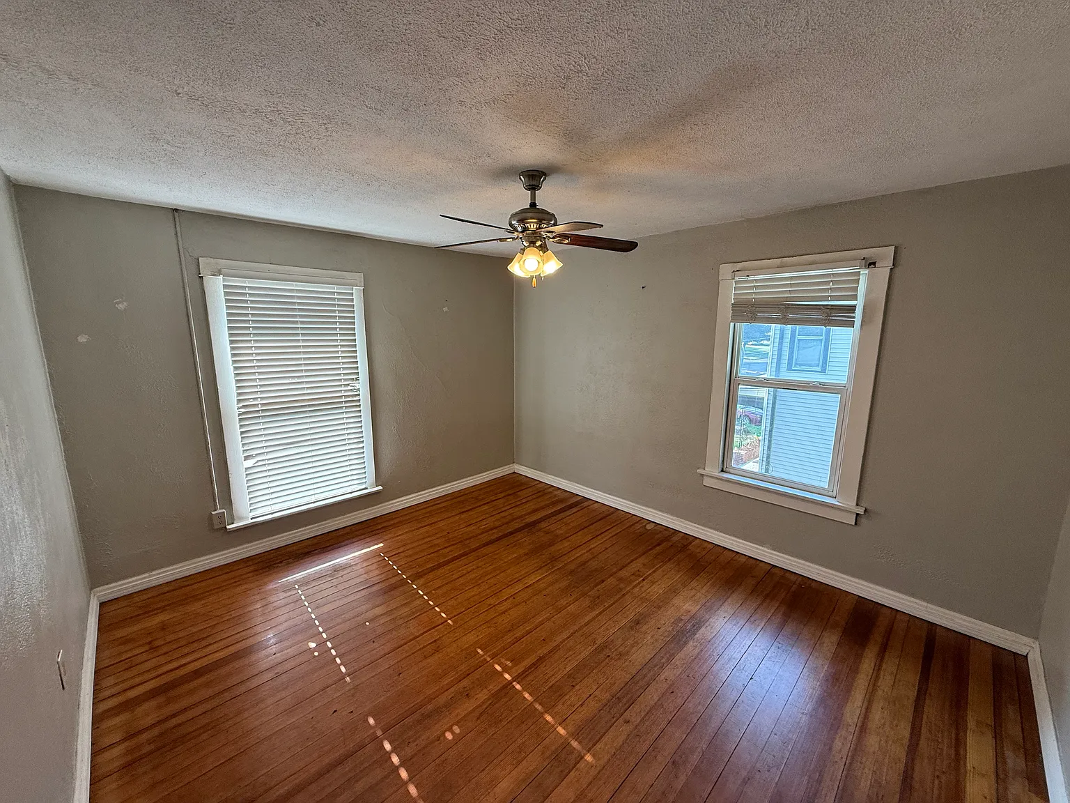 2 bed, $1,200 — Photo 2