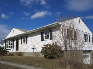 15 Regency Dr, Wappingers Falls, NY 12590