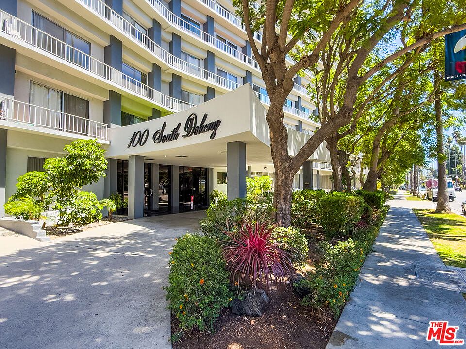 1st image of 100 S Doheny Dr APT 811