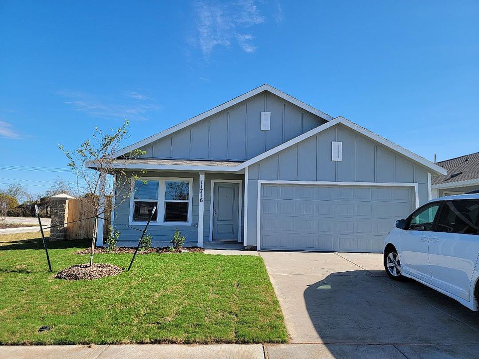 Brand NEW - Beautiful Large Corner Plot, 3 br, 2 bath, BIG lot, Stainless steel appliances, tankless water heater